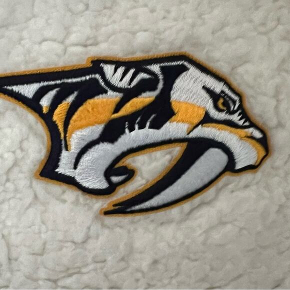 Nashville Predators sherpa quarter zip pullover - NEW Women's NHL fleece size M - Picture 3 of 7